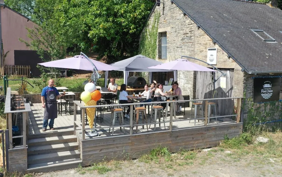 Maison Au Calme Pour 9 Personnes La Chapelle-de-Brain Holiday home