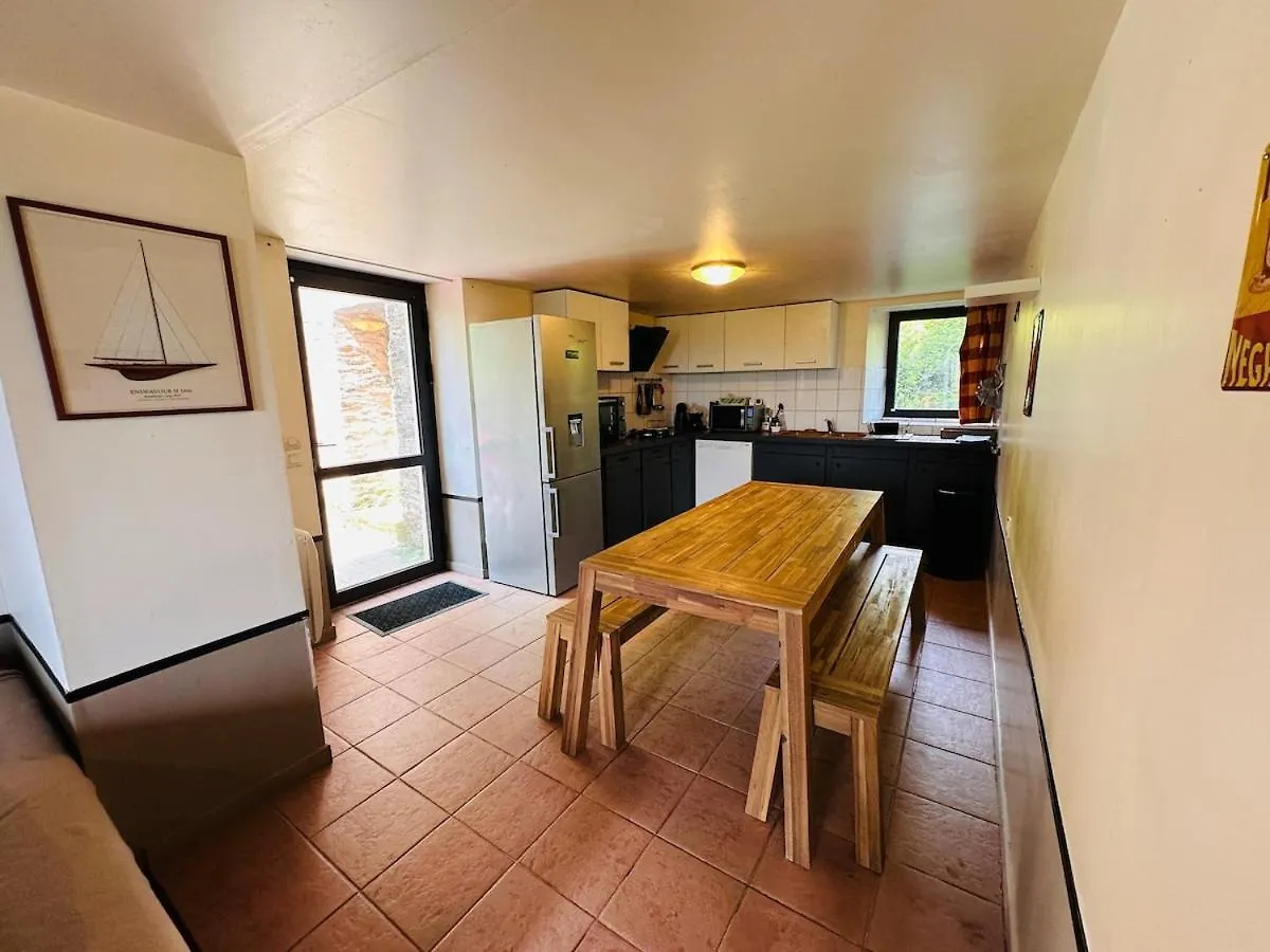 Maison Au Calme Pour 9 Personnes La Chapelle-de-Brain France