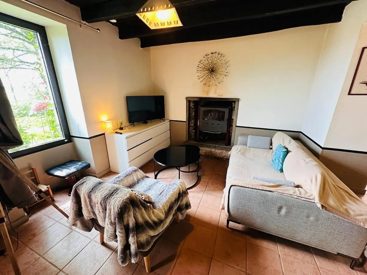 Maison Au Calme Pour 9 Personnes La Chapelle-de-Brain Holiday home
