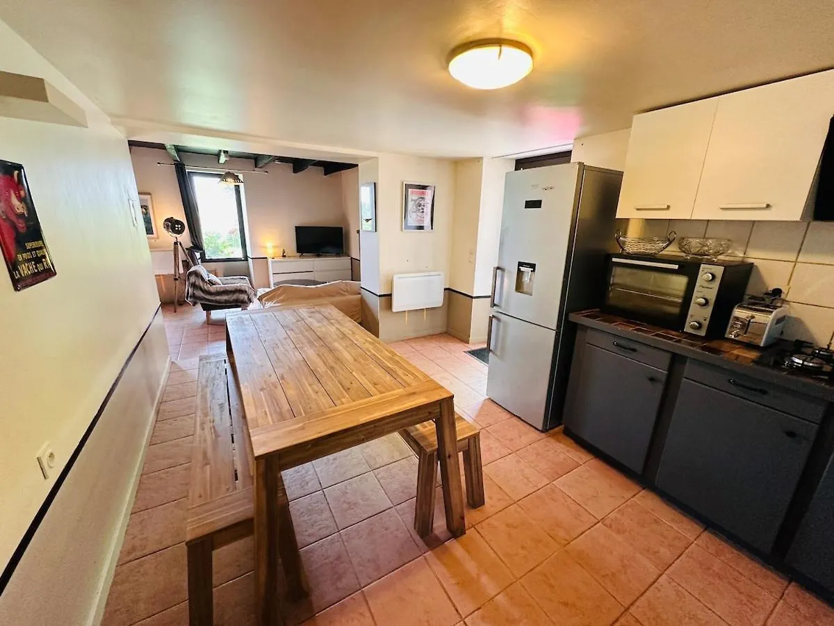 Holiday home Maison Au Calme Pour 9 Personnes La Chapelle-de-Brain