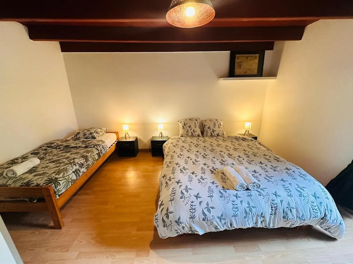 Maison Au Calme Pour 9 Personnes La Chapelle-de-Brain France